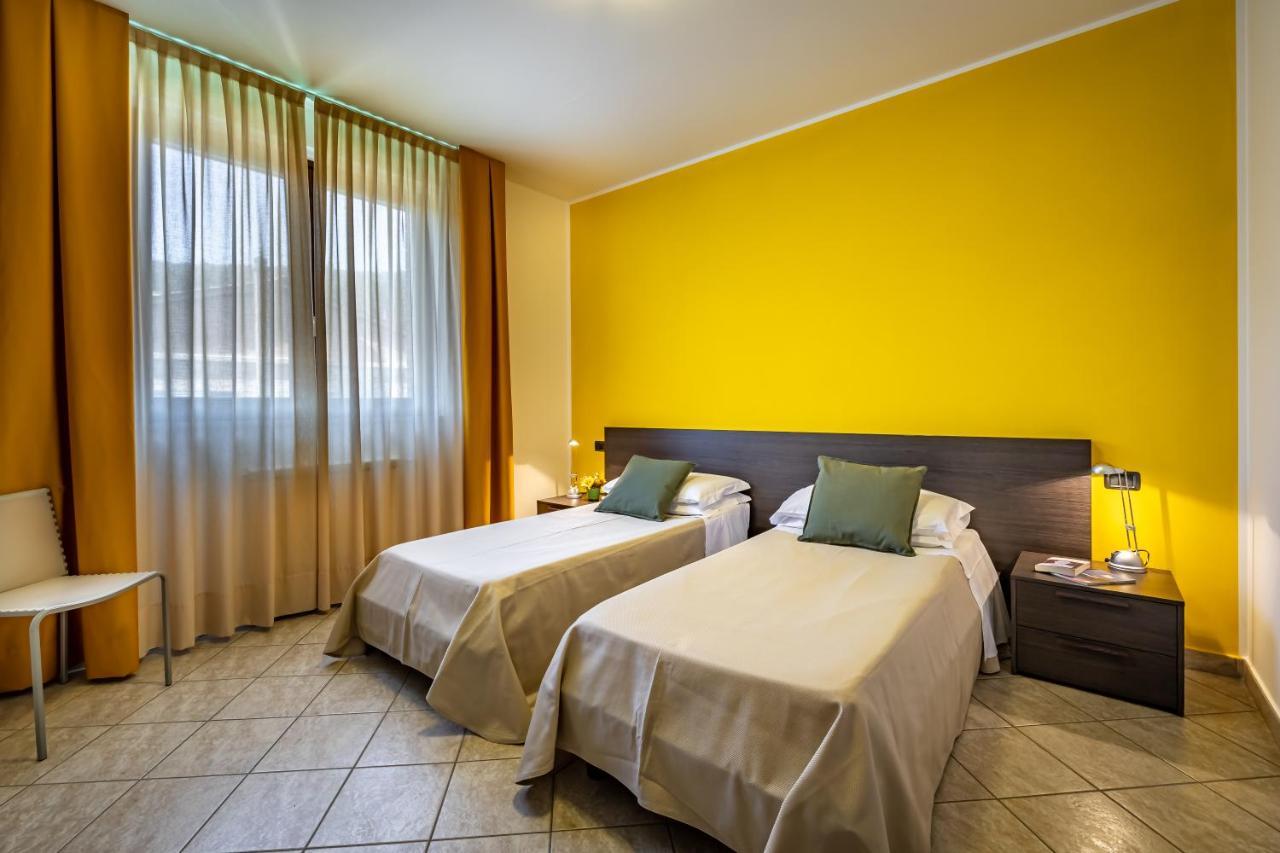 Casa Vacanze Arianna Rosia Exteriör bild